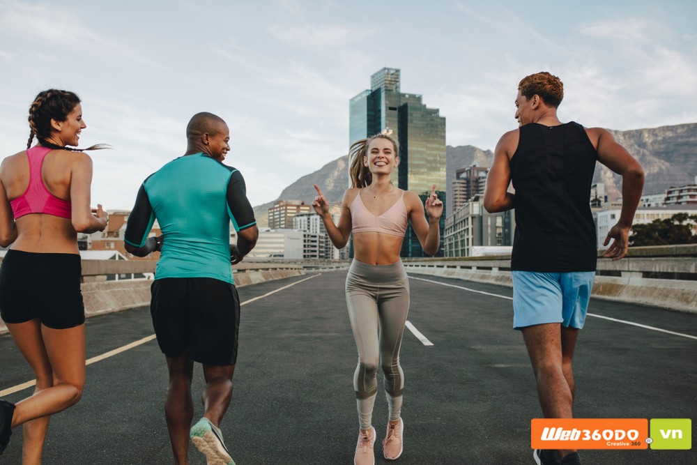 Chạy lùi là bài tập hữu ích giúp runner phục hồi sau chấn thương